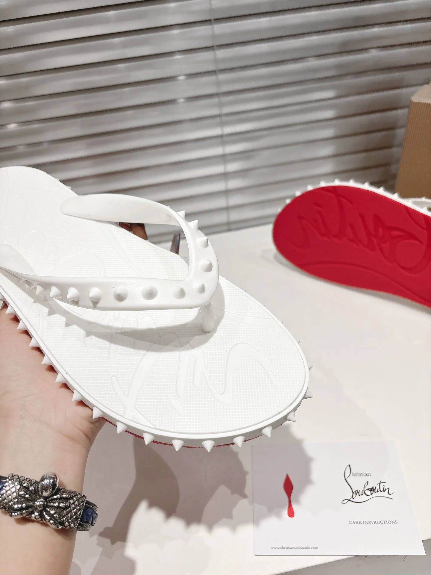 Women's Flip-Flops CHRISTIAN LOUBOUTIN 17604584