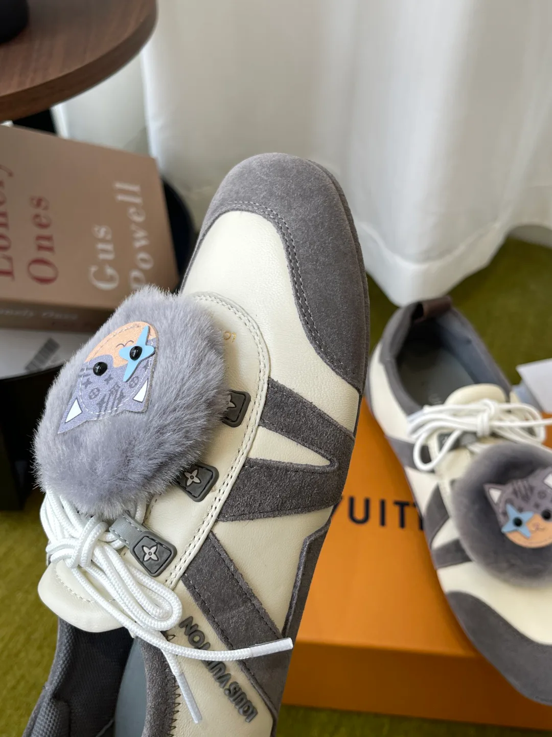 Women's Sneakers LOUIS VUITTON 18121034