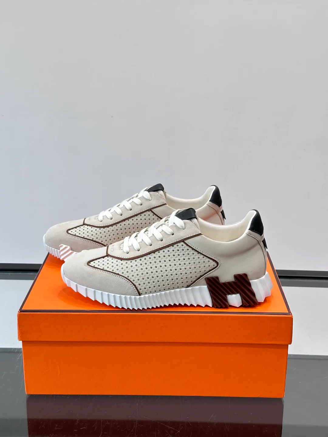 Women's Sneakers HERMES 18118574