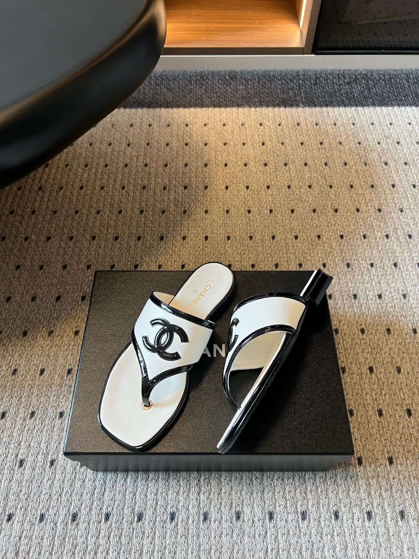 Women's Flip-Flops CHANEL 17844579
