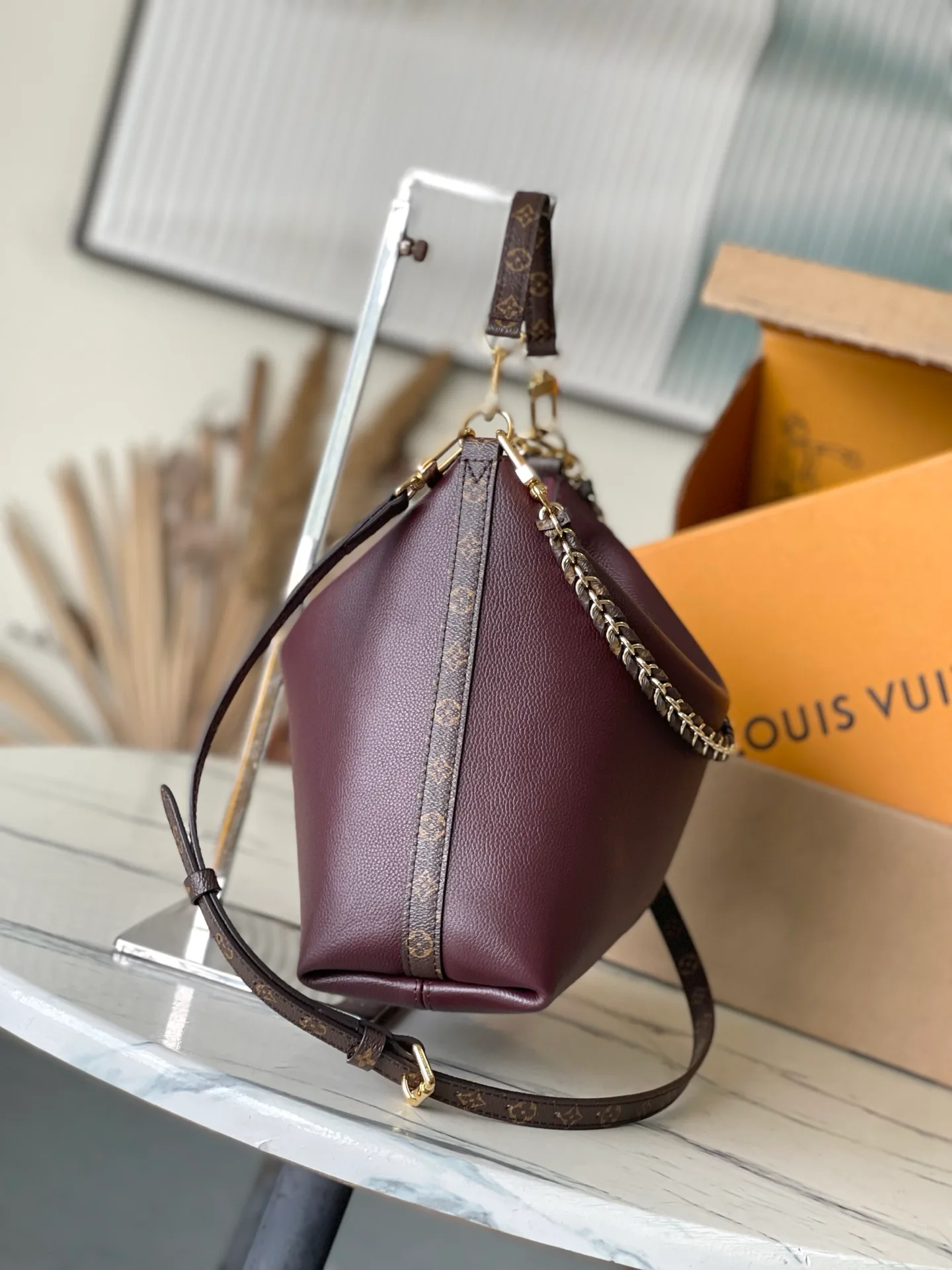 Women's Classic Handbags LOUIS VUITTON 18491328