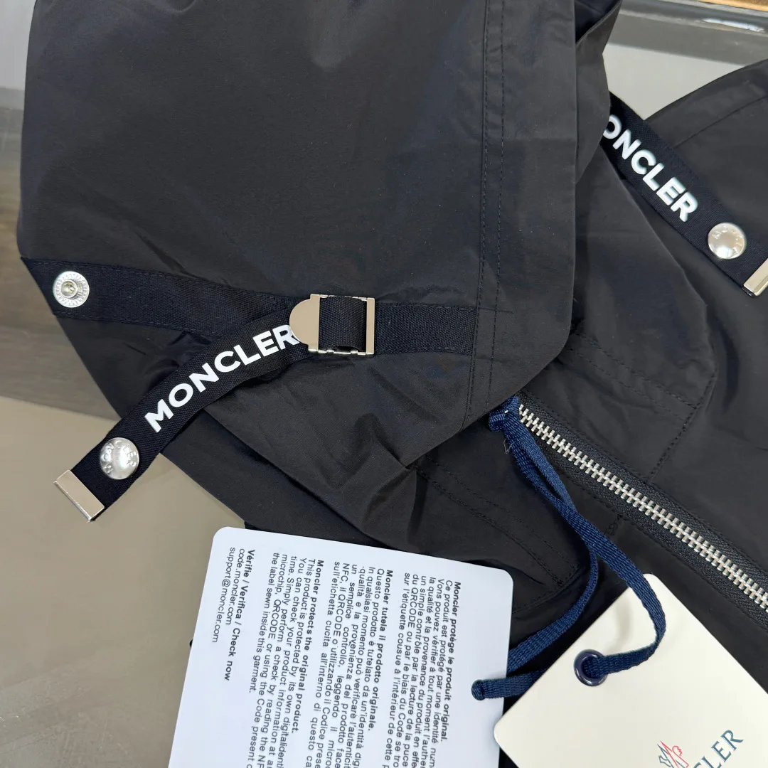 Women's Jackets And Down Jackets MONCLER 18416527