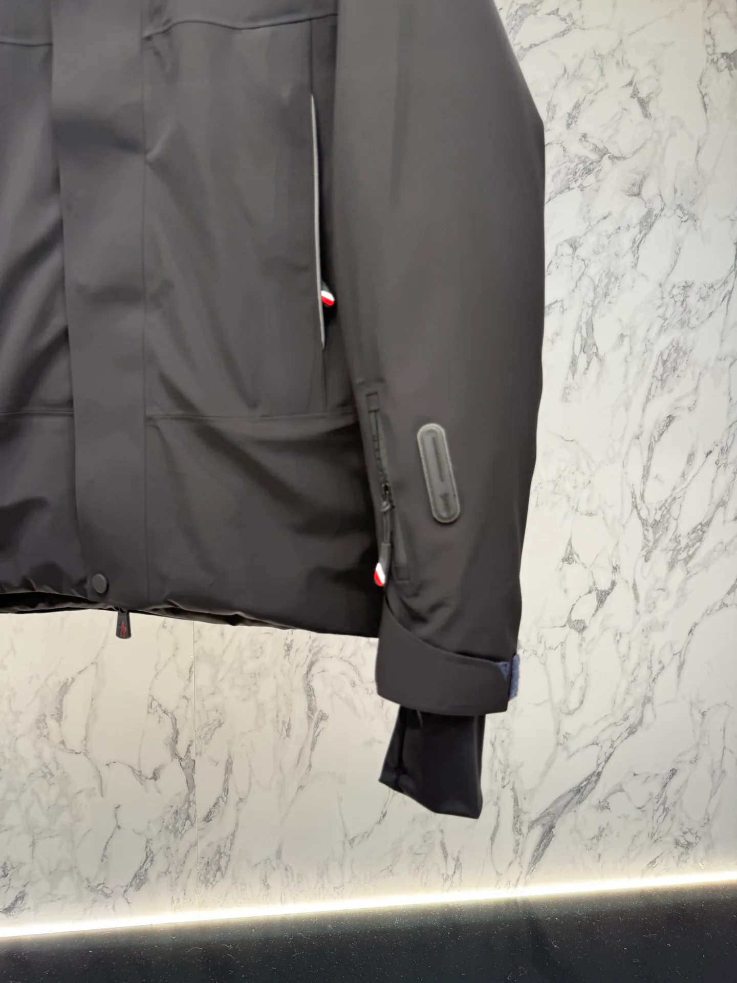 Men's Jackets And Down Jackets MONCLER 18480917