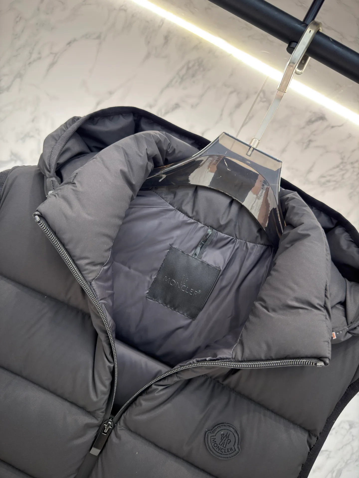 Куртки И Пуховики Мужские Moncler 18681339