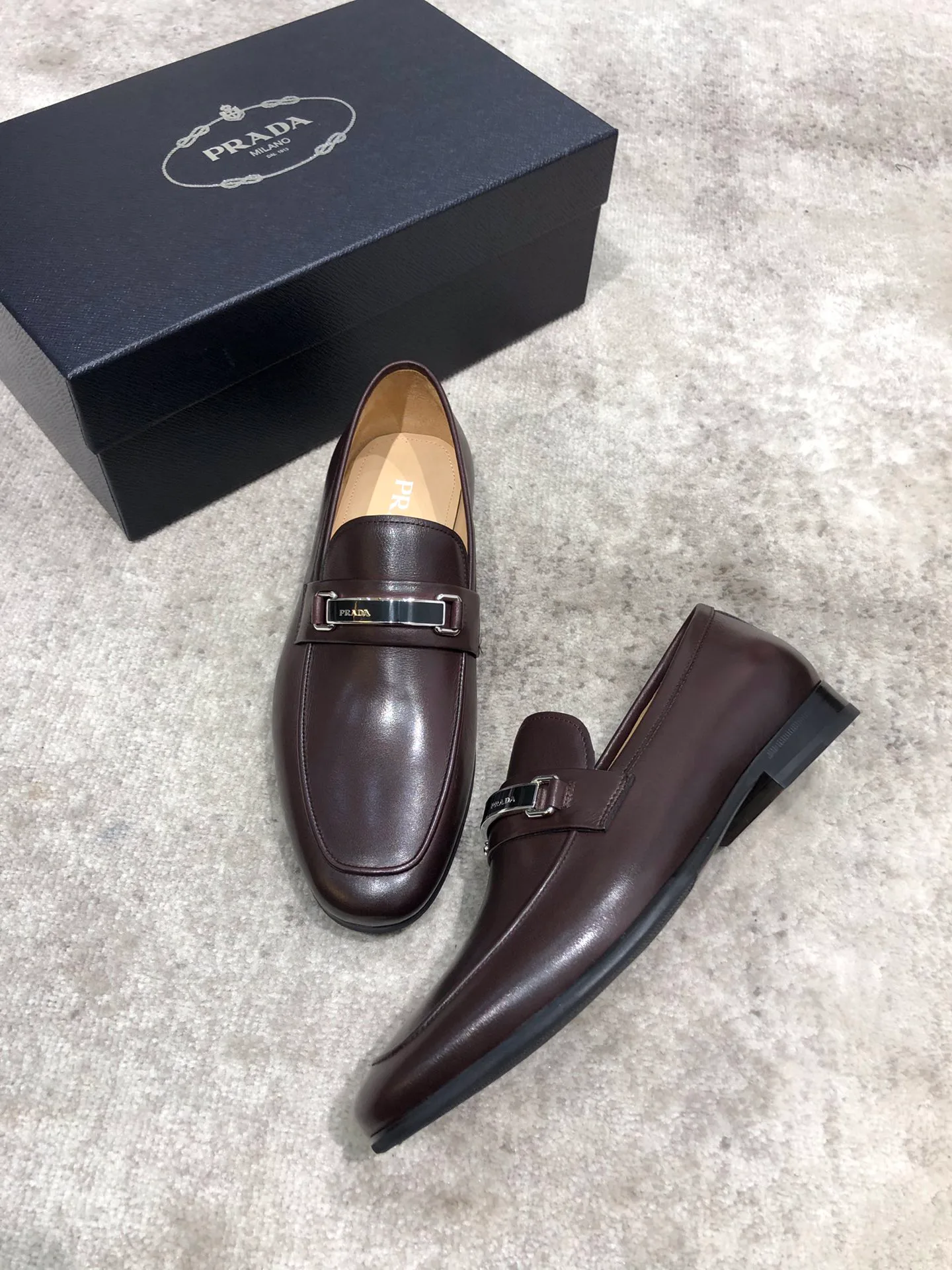 Men's Loafers And Dress Shoes PRADA 17854241
