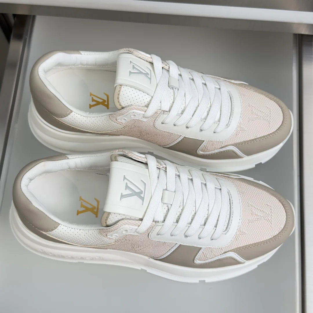 Men's Sneakers LOUIS VUITTON 17950800