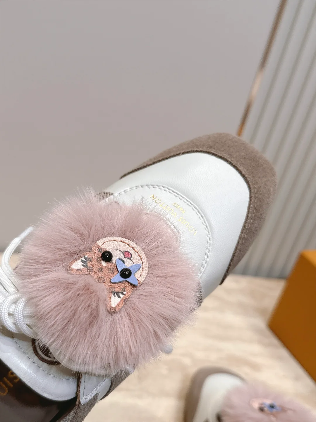 Women's Sneakers LOUIS VUITTON 17946977