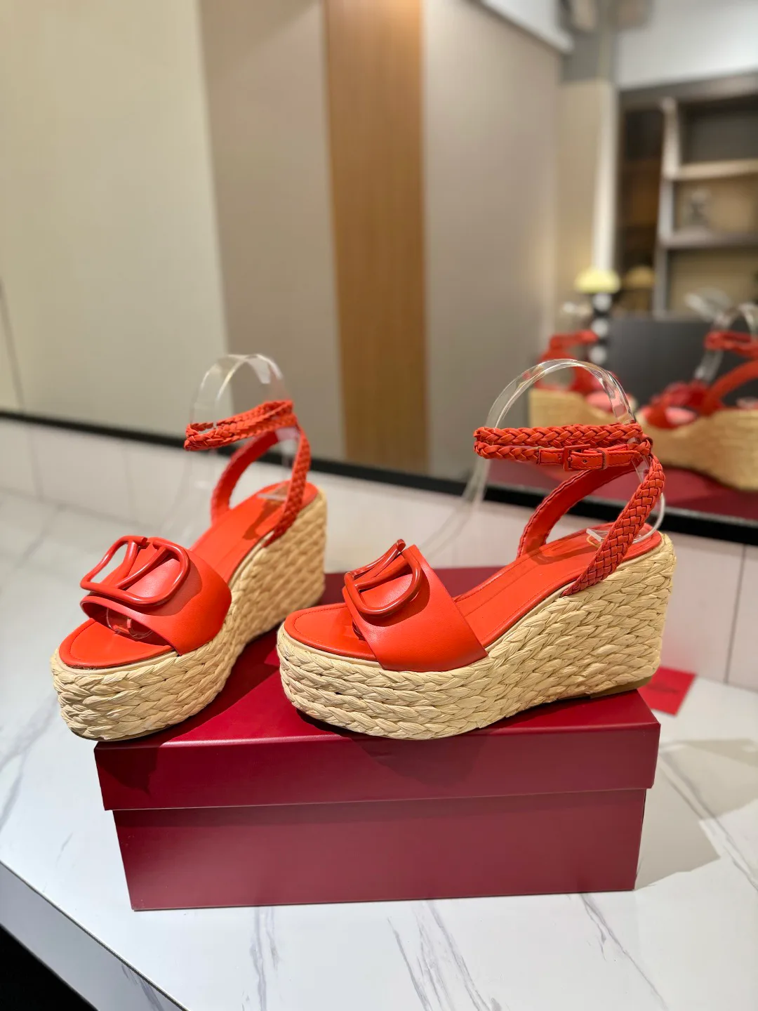 Women's Open-Toe Sandals VALENTINO 17946616