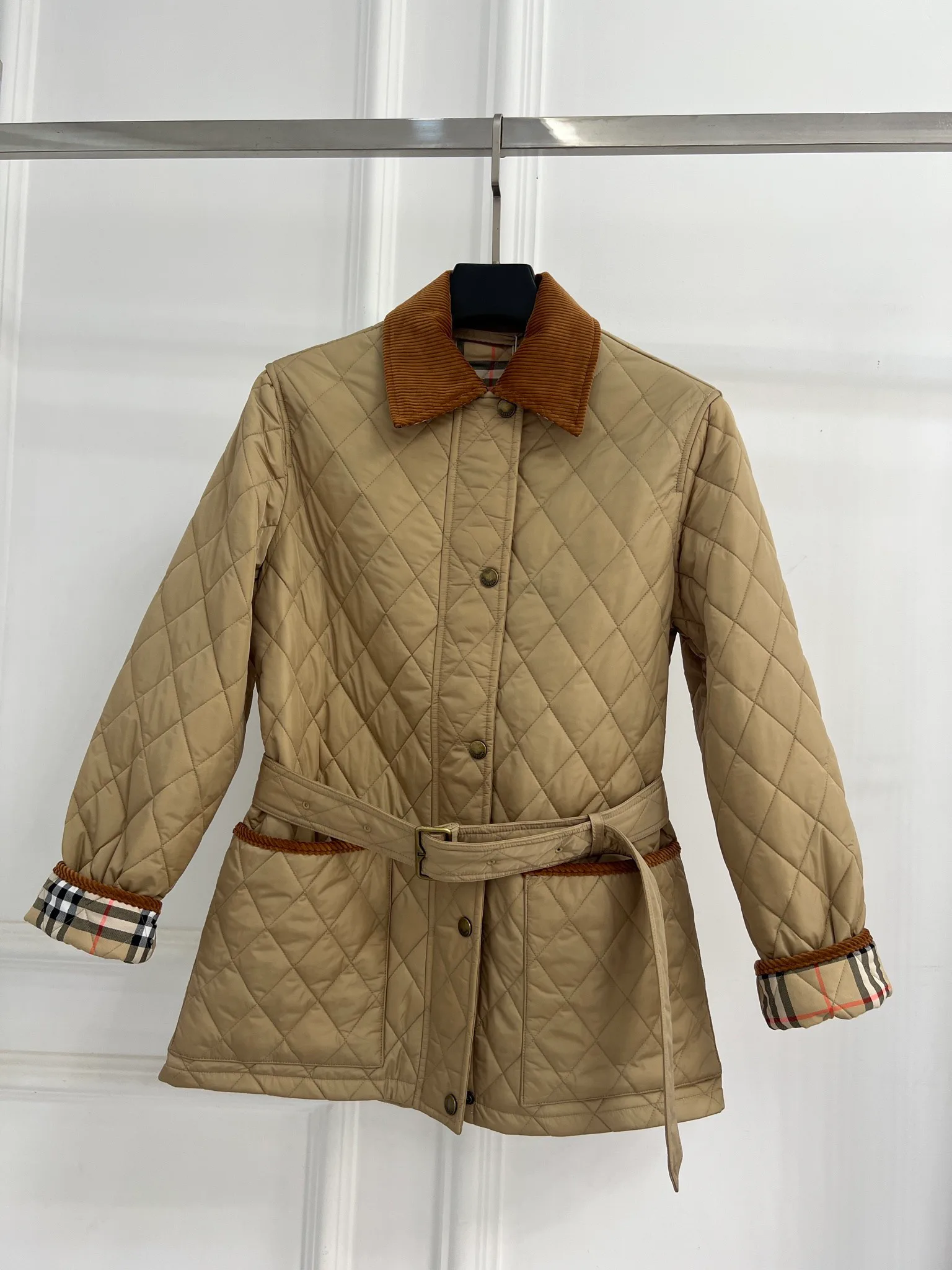 Women's Jackets And Down Jackets BURBERRY 17049700