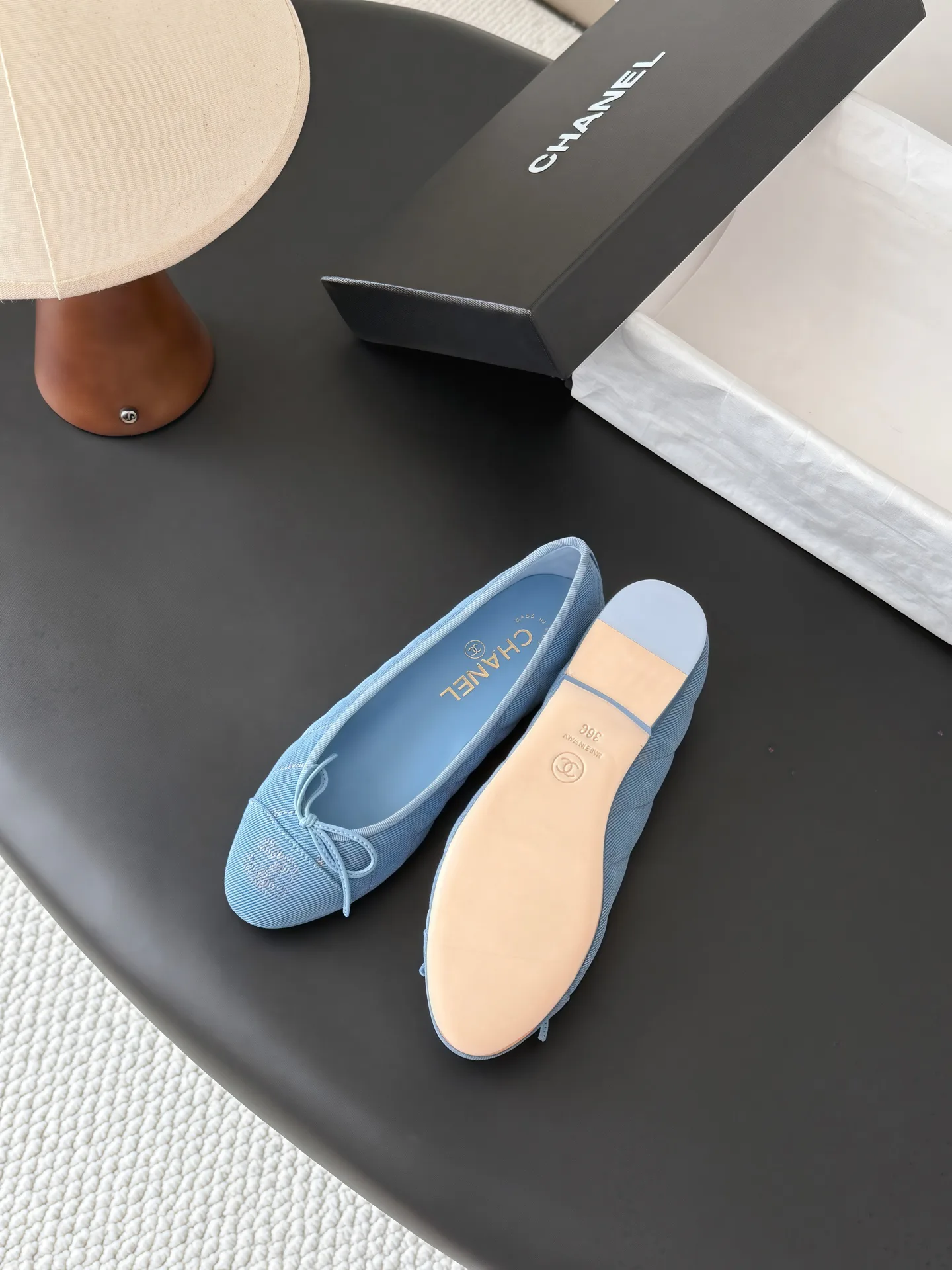 Women's Ballet Flats CHANEL 18083672