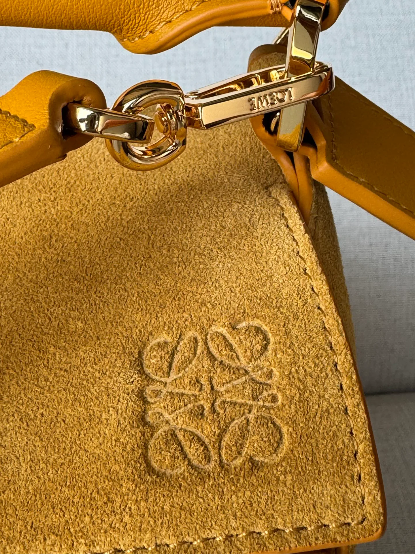 Women's Classic Handbags LOEWE 18280943