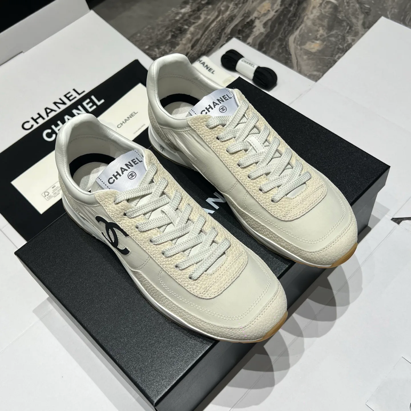 Women's Sneakers CHANEL 18121511