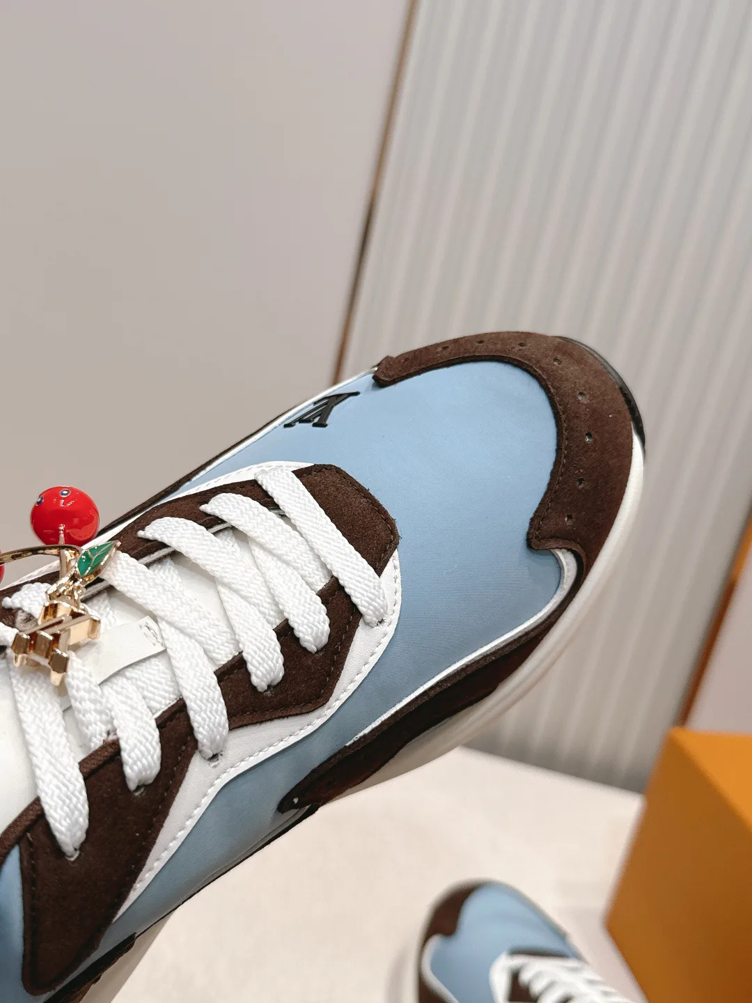 Men's Sneakers LOUIS VUITTON 17926424