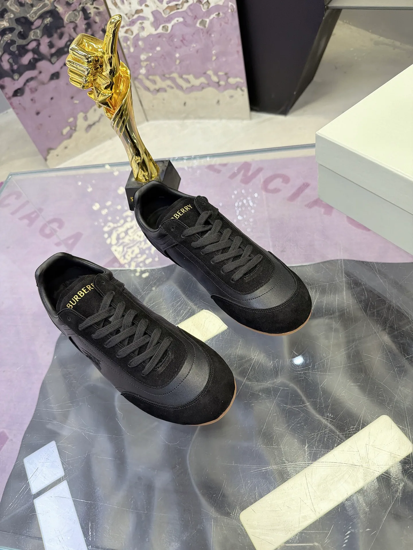 Women's Sneakers BURBERRY 18025572