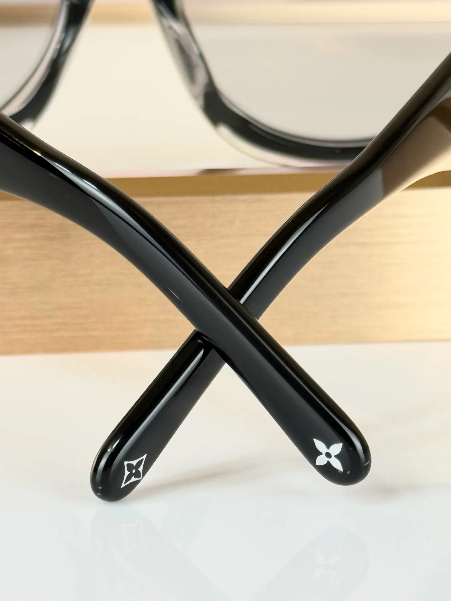 Glasses LOUIS VUITTON 18118225