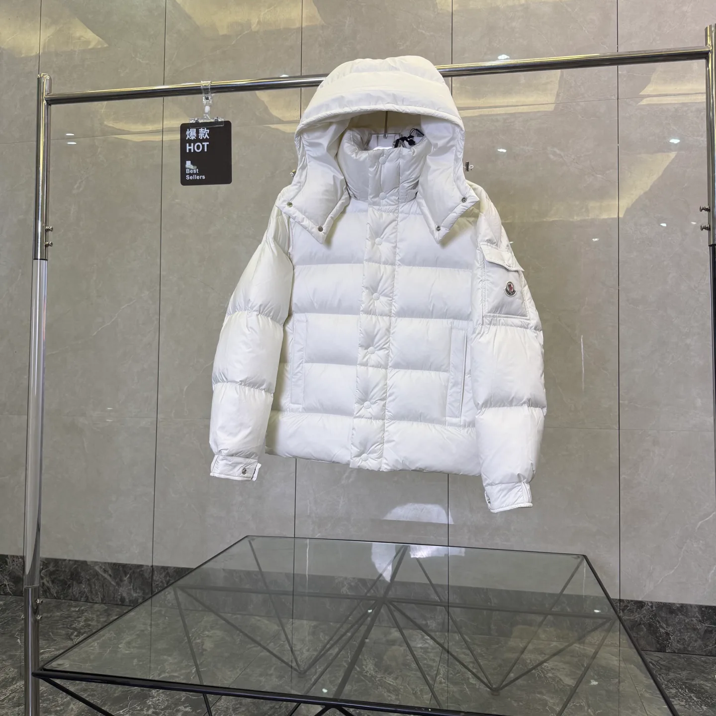 Women's Jackets And Down Jackets MONCLER 17949513