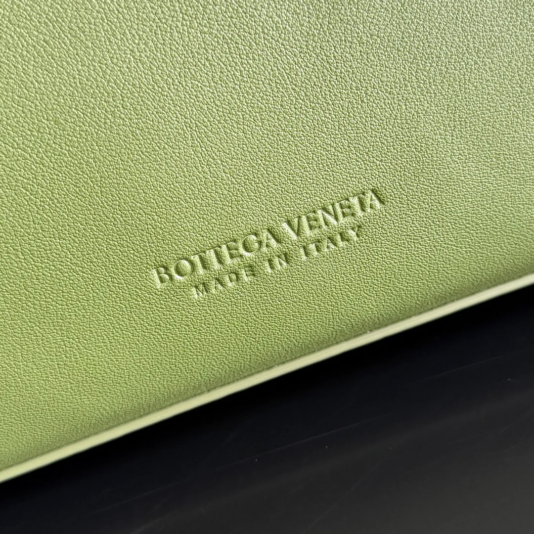 Women's Classic Handbags BOTTEGA VENETA 16878907