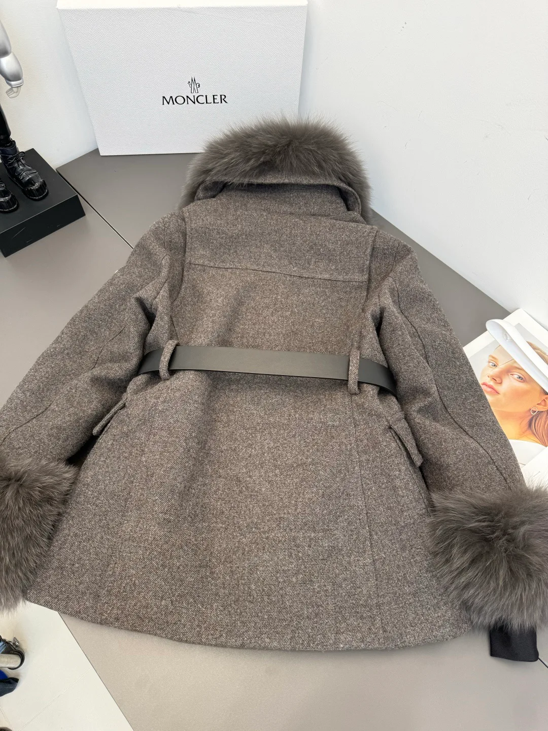 Куртки И Пуховики Мужские Moncler 18683777