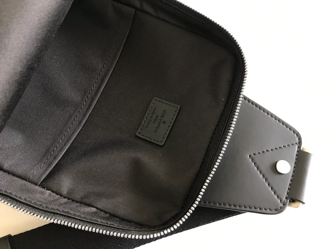Men's Crossbody Bags LOUIS VUITTON 18558446