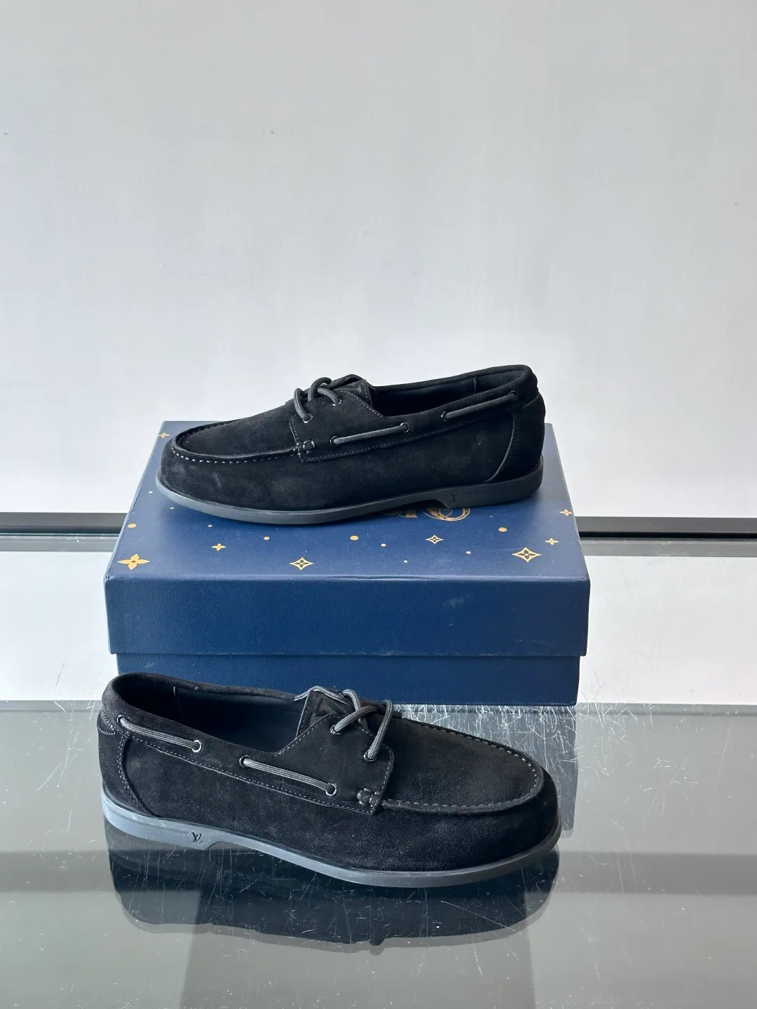 Men's Loafers And Dress Shoes LOUIS VUITTON 17941073