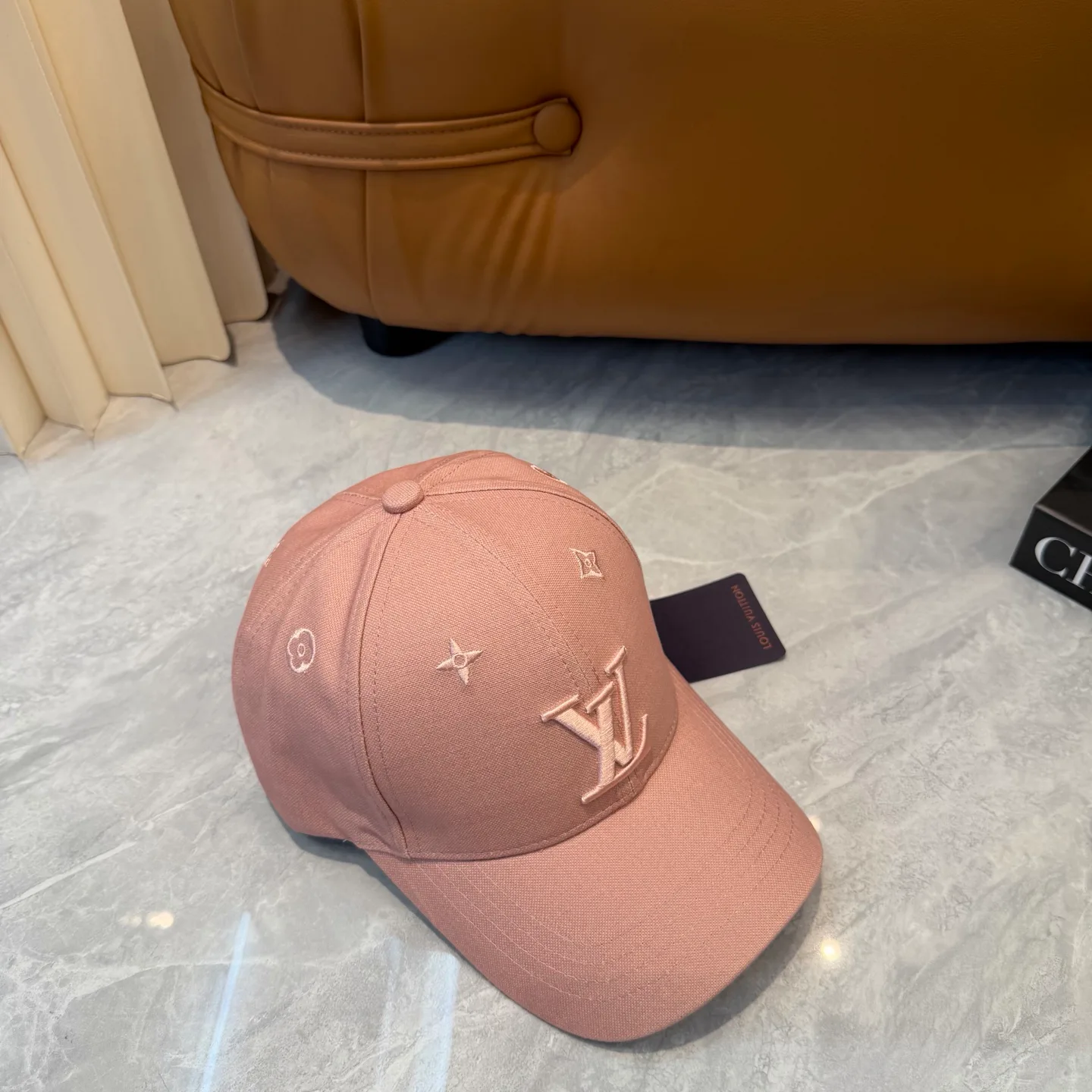 Hats LOUIS VUITTON 17467588