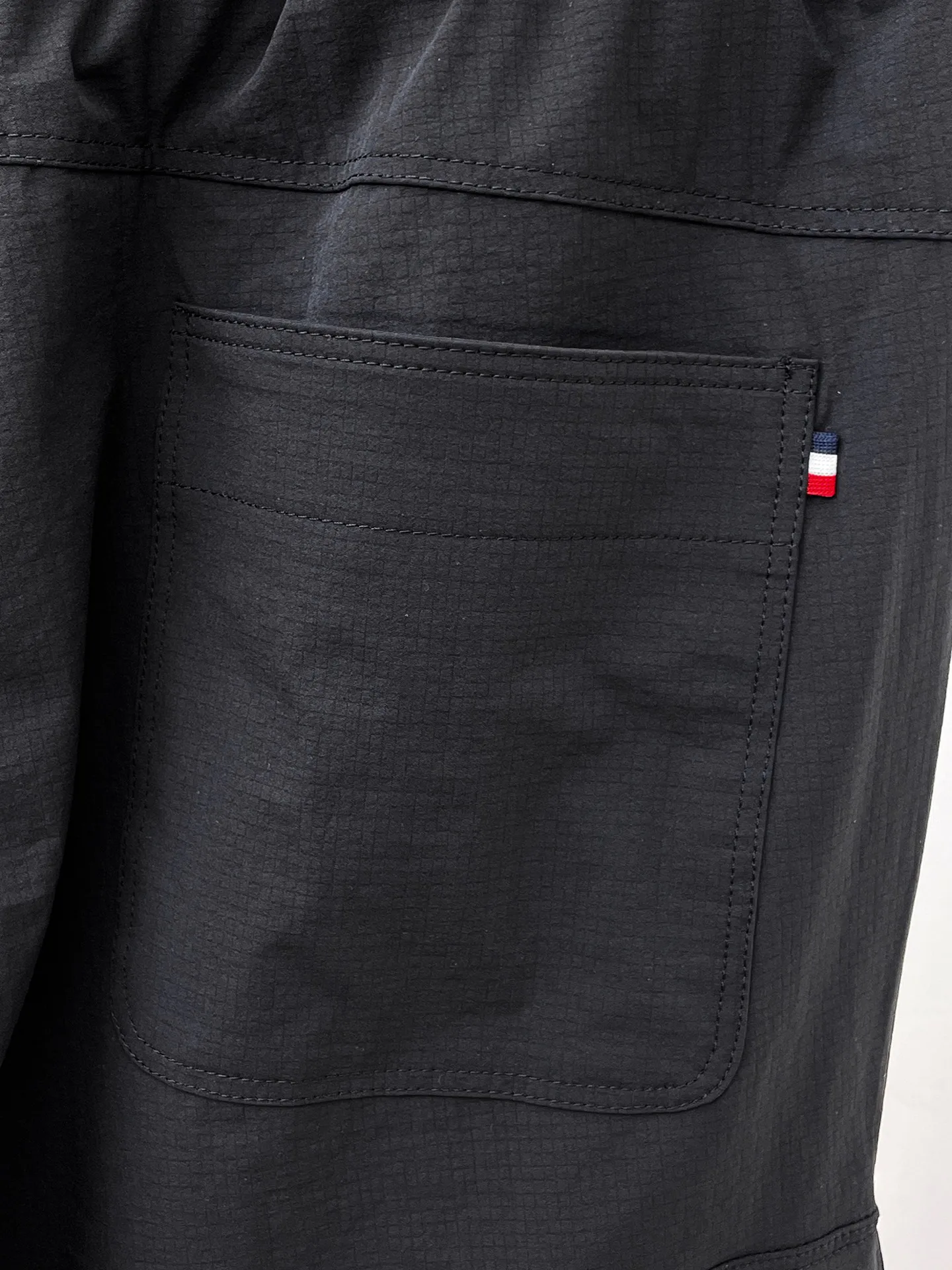 Men's Trousers MONCLER 18399302