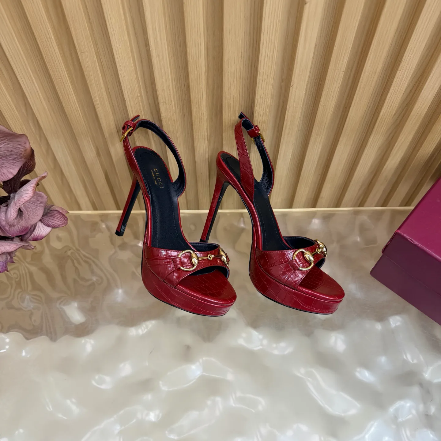 Women's Open-Toe Sandals GUCCI 17467487