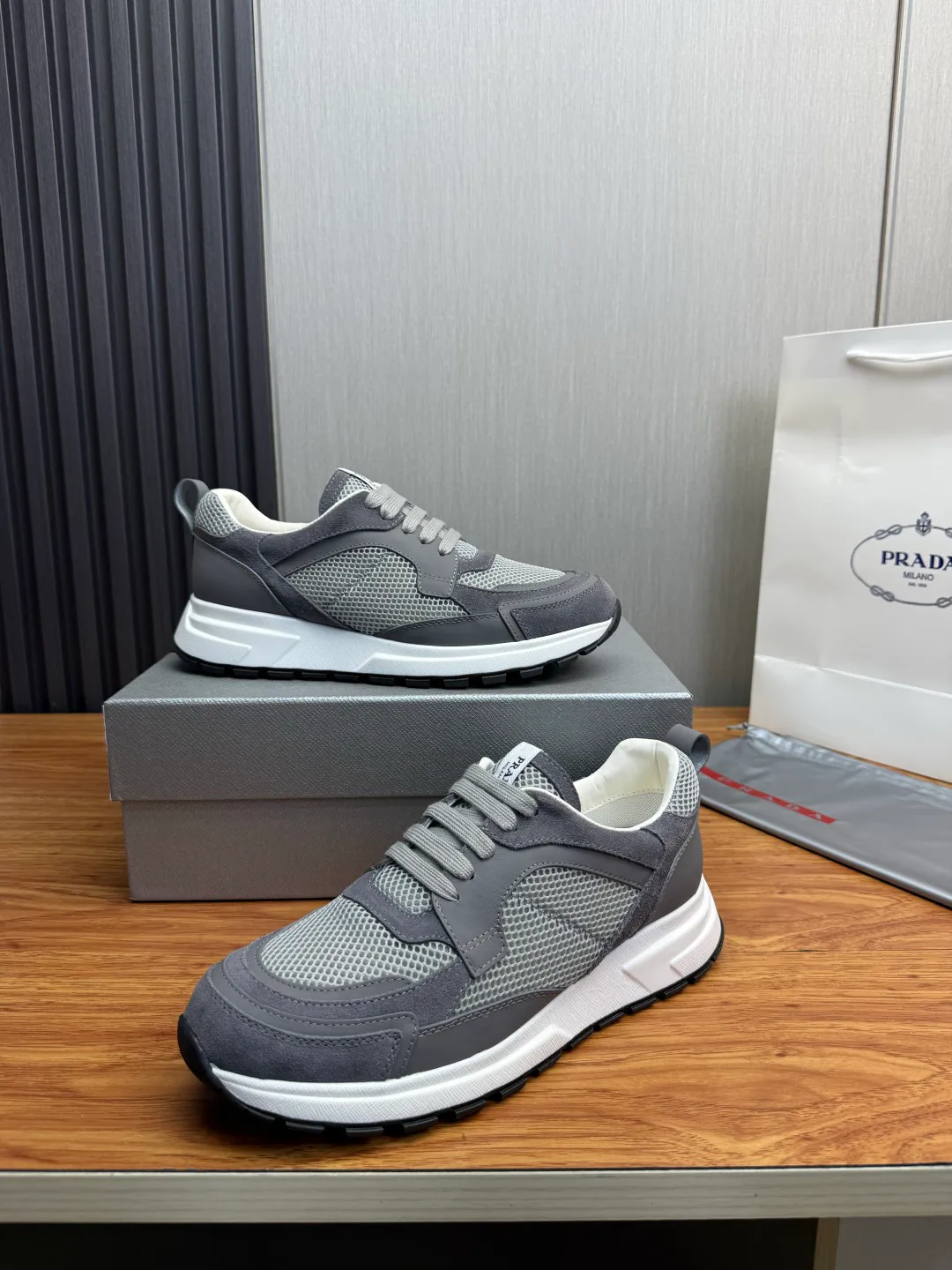 Men's Sneakers PRADA 17704091