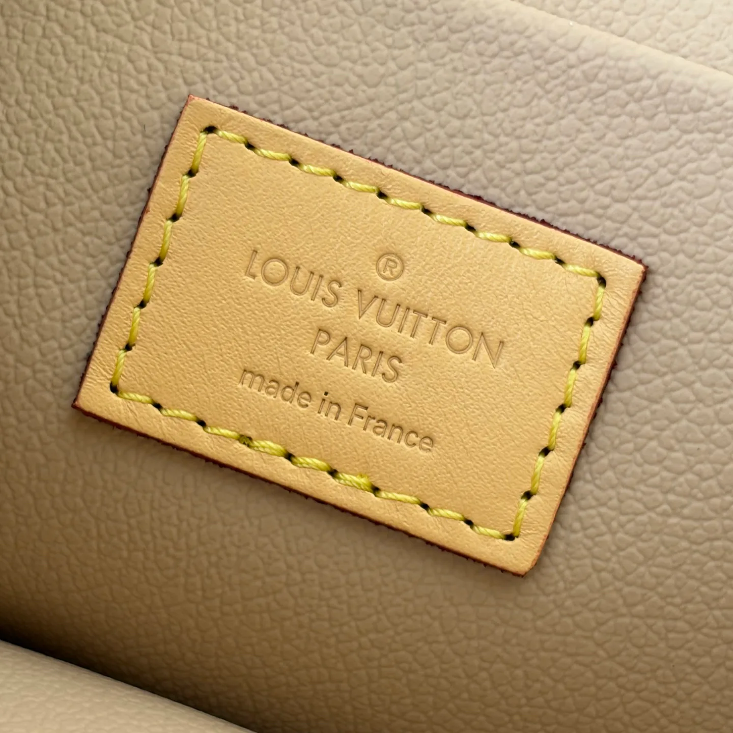 Классические Сумки Женские Louis Vuitton 18612735