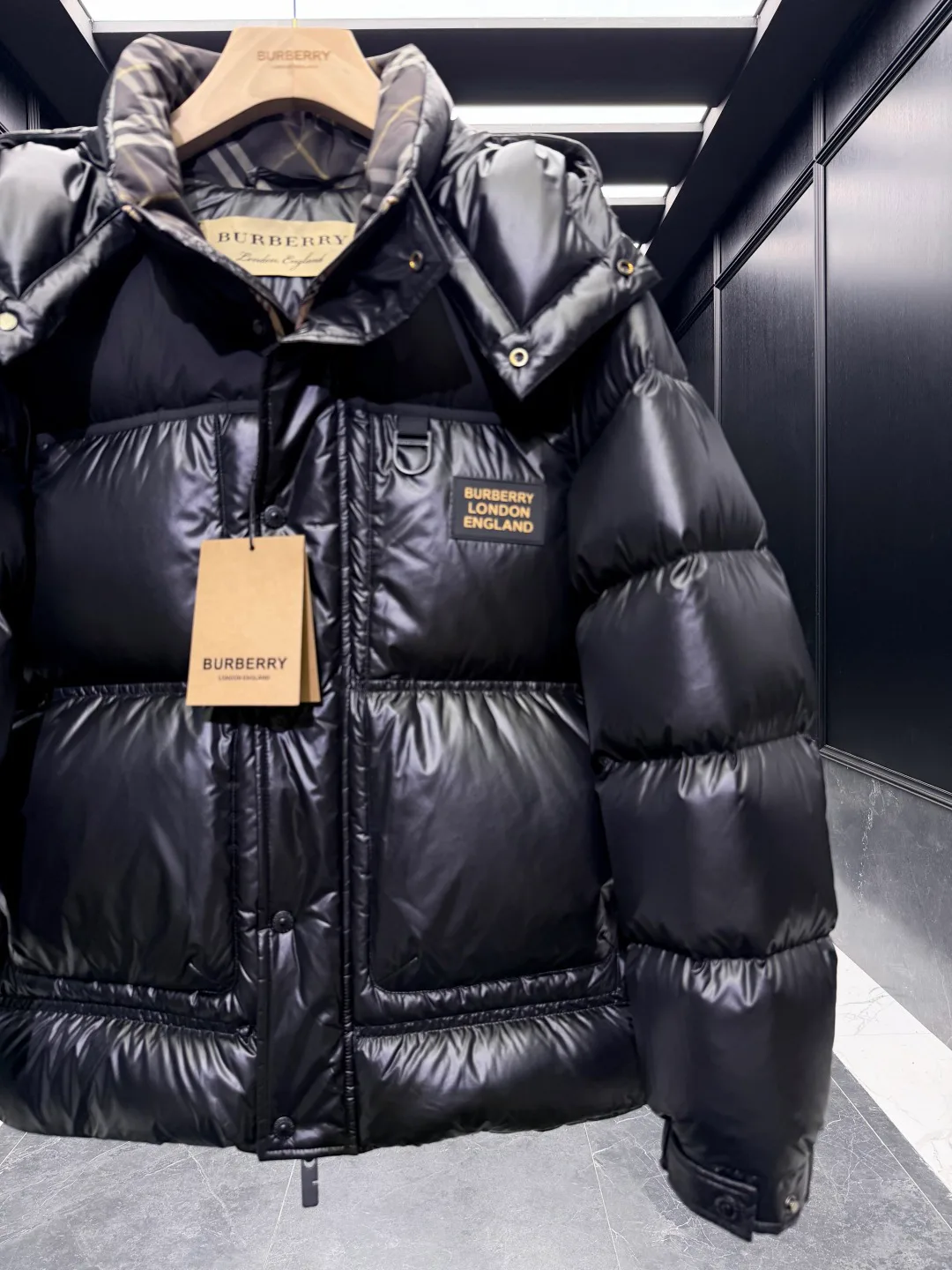 Women's Jackets And Down Jackets BURBERRY 17876508