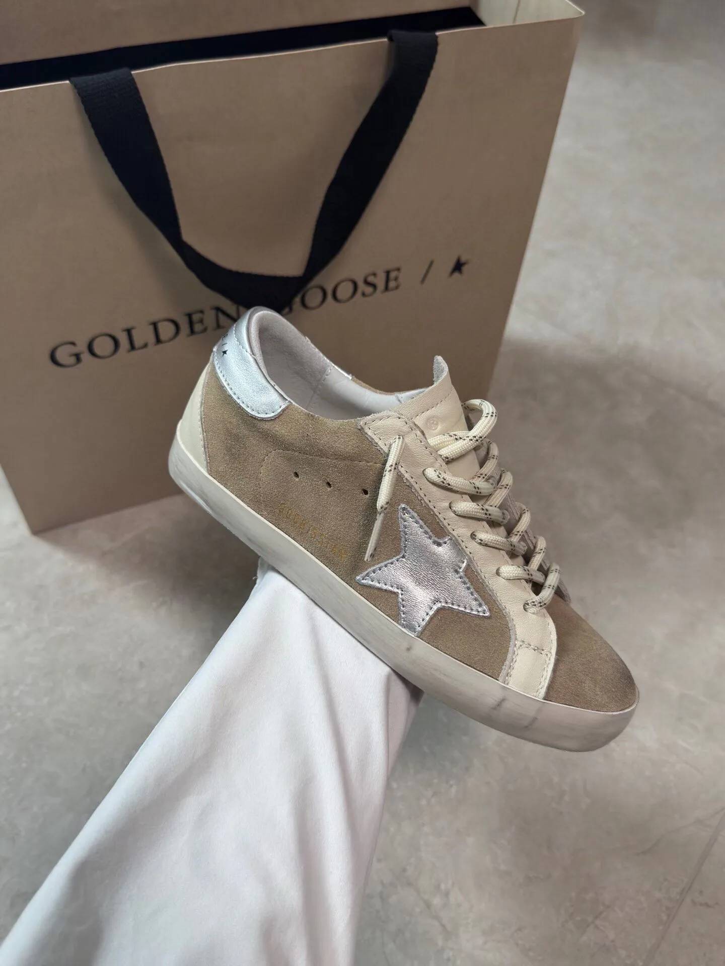 Women's Sneakers GOLDEN GOOSE 18265607