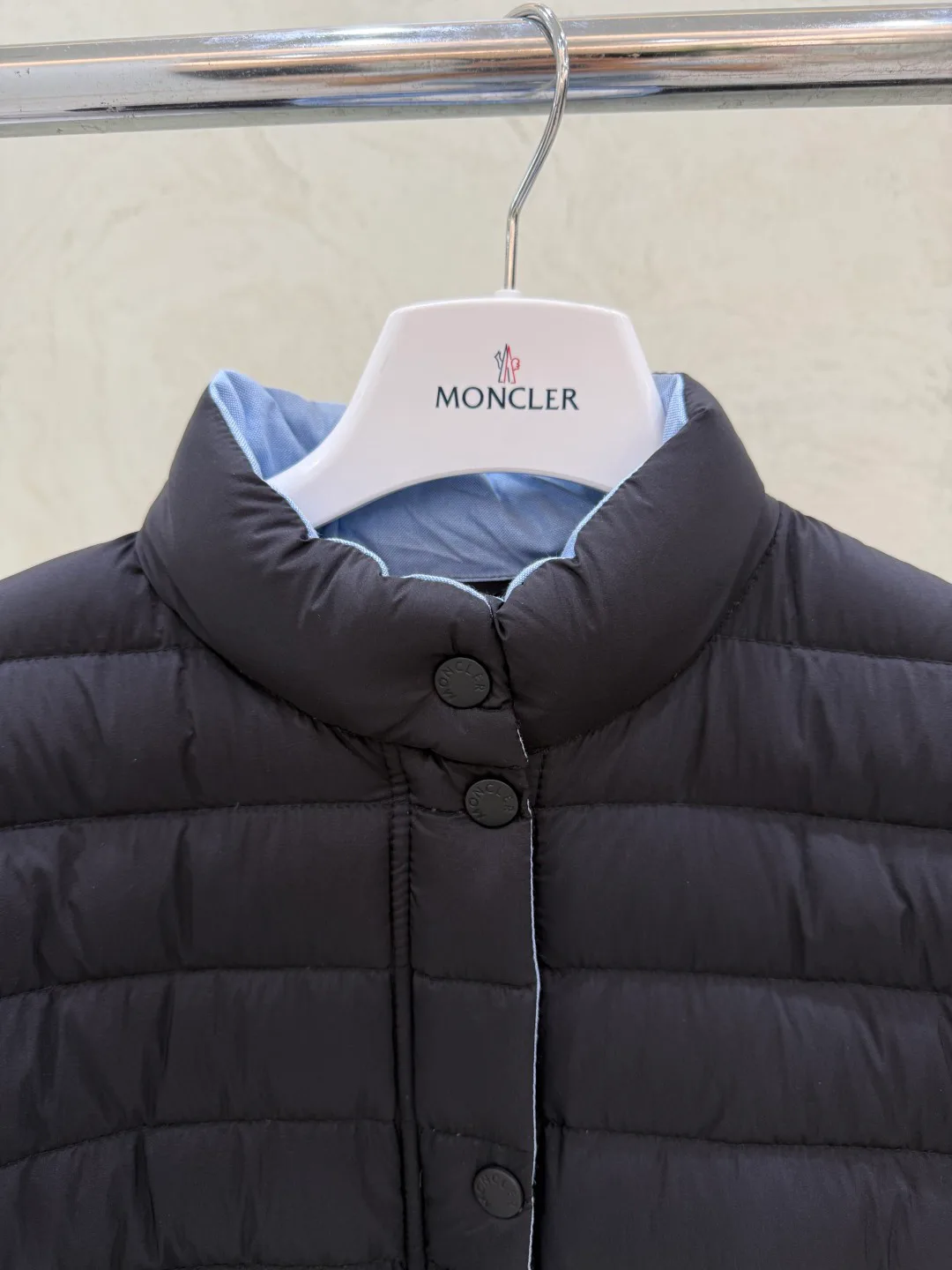 Women's Jackets And Down Jackets MONCLER 17918894