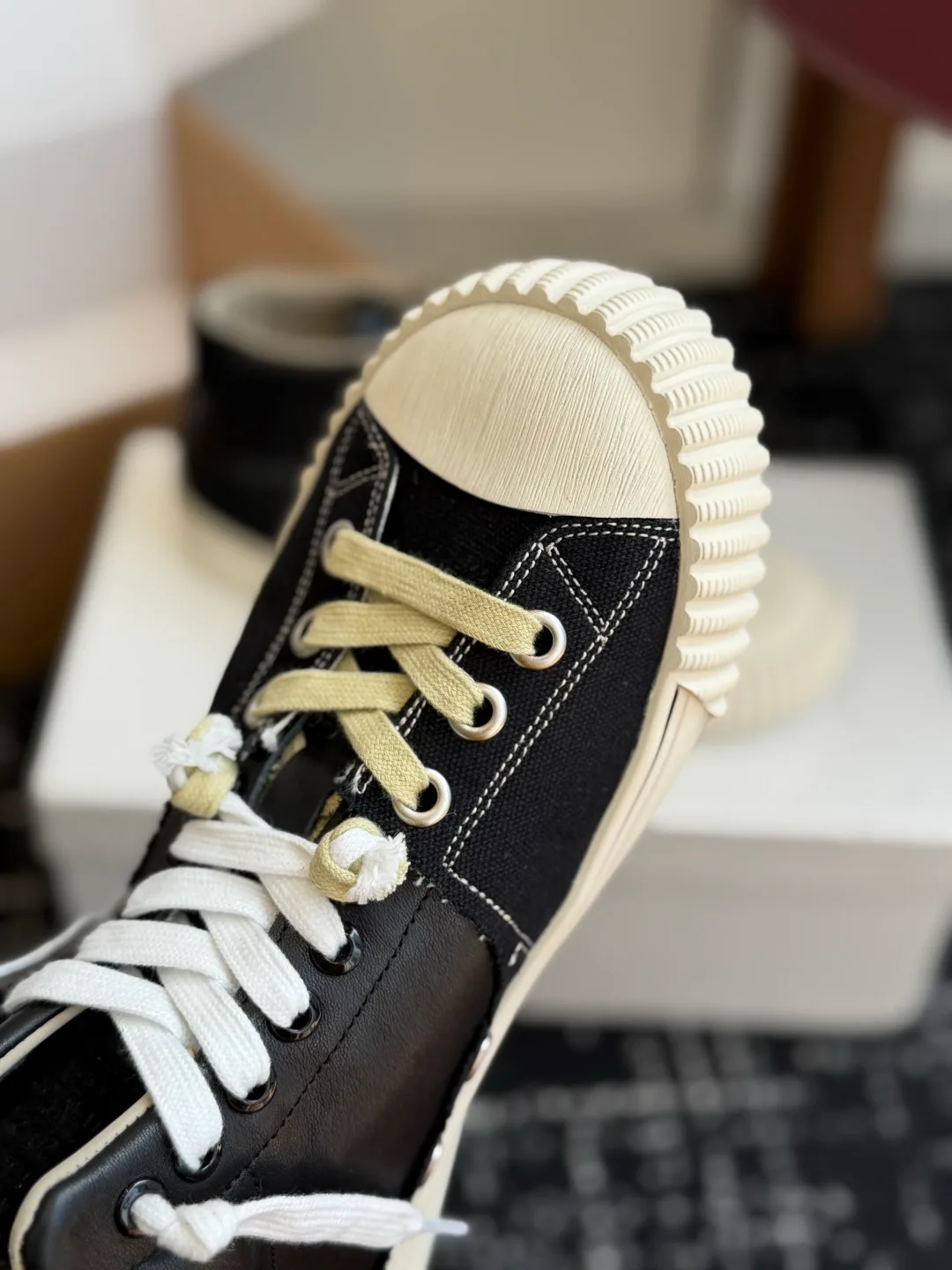 Women's Sneakers MAISON MARGIELA 17802572