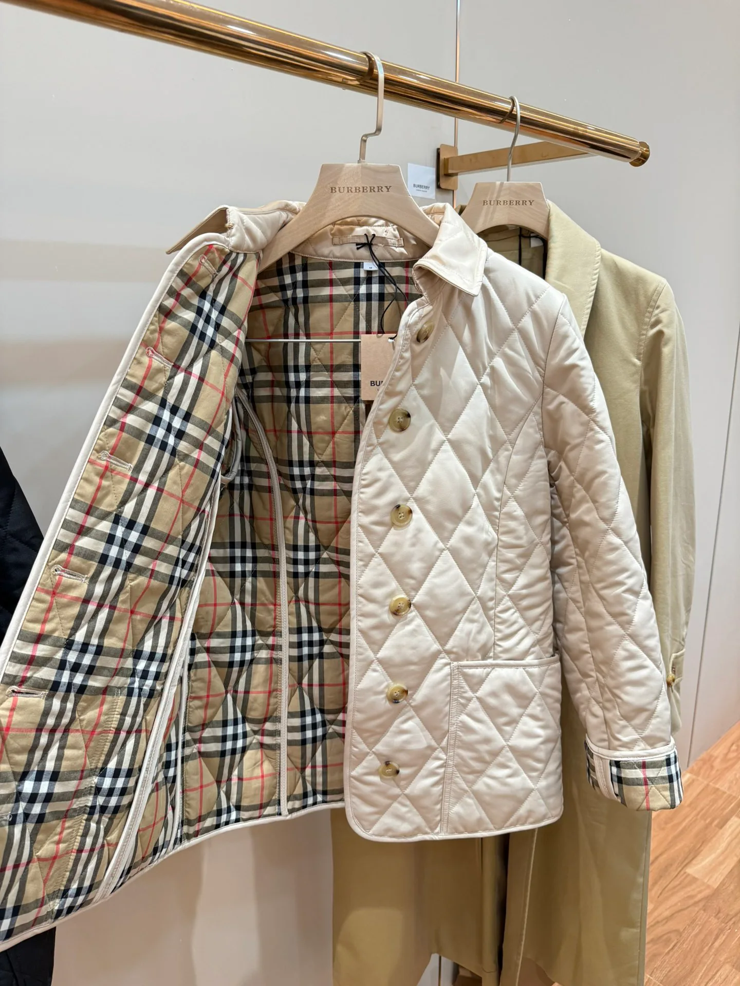 Women's Jackets And Down Jackets BURBERRY 17964705