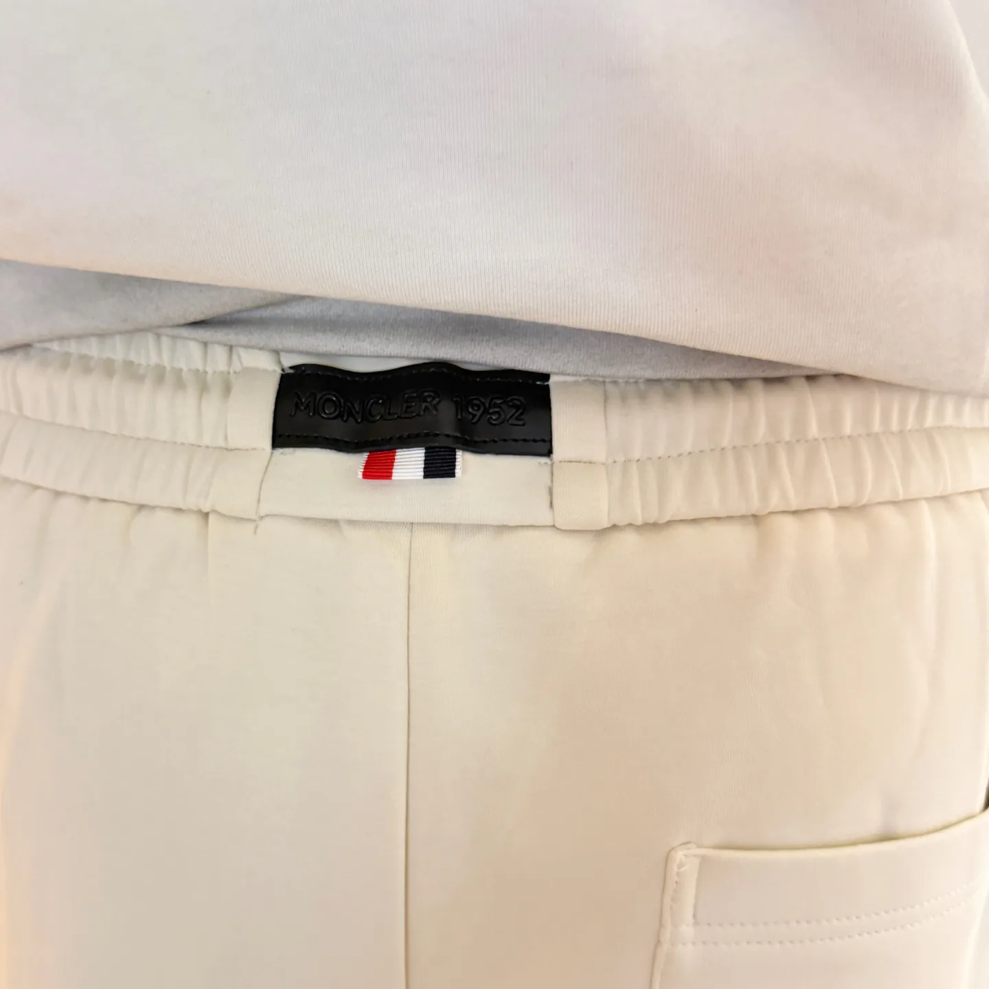 Men's Trousers MONCLER 18197203