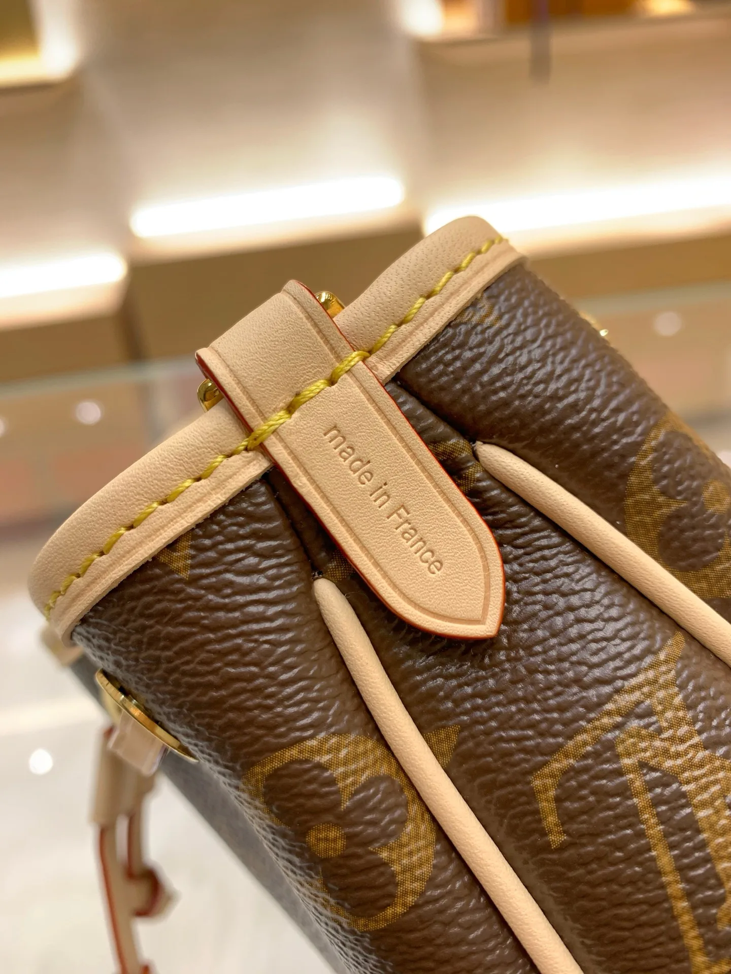 Women's Classic Handbags LOUIS VUITTON 17303176