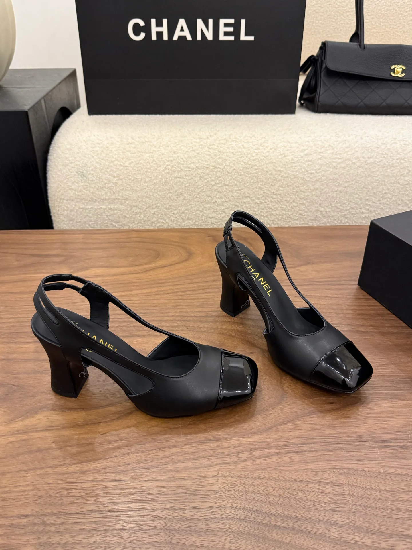 Women's Heels CHANEL 19583358