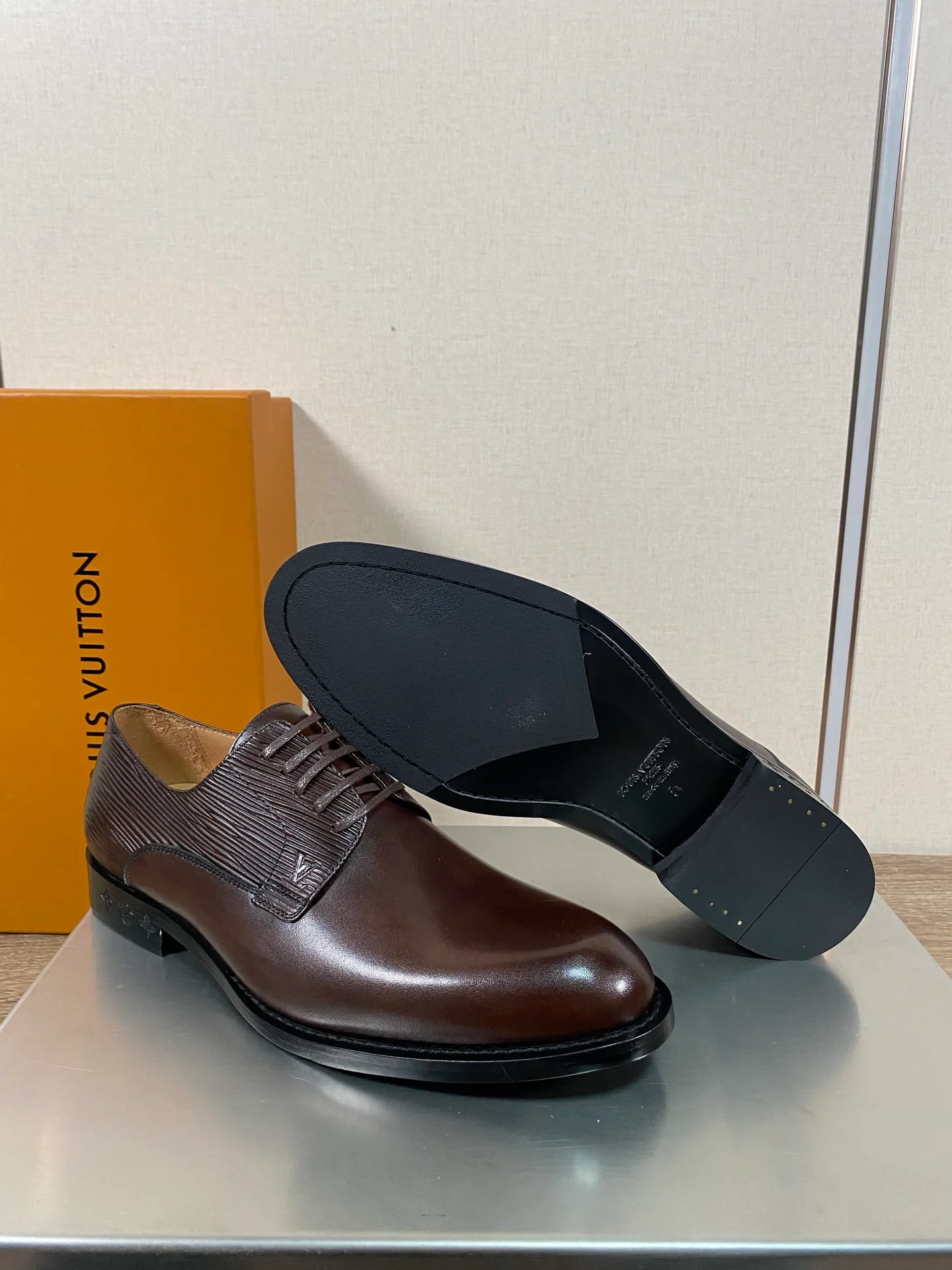 Men's Loafers And Dress Shoes LOUIS VUITTON 18078684