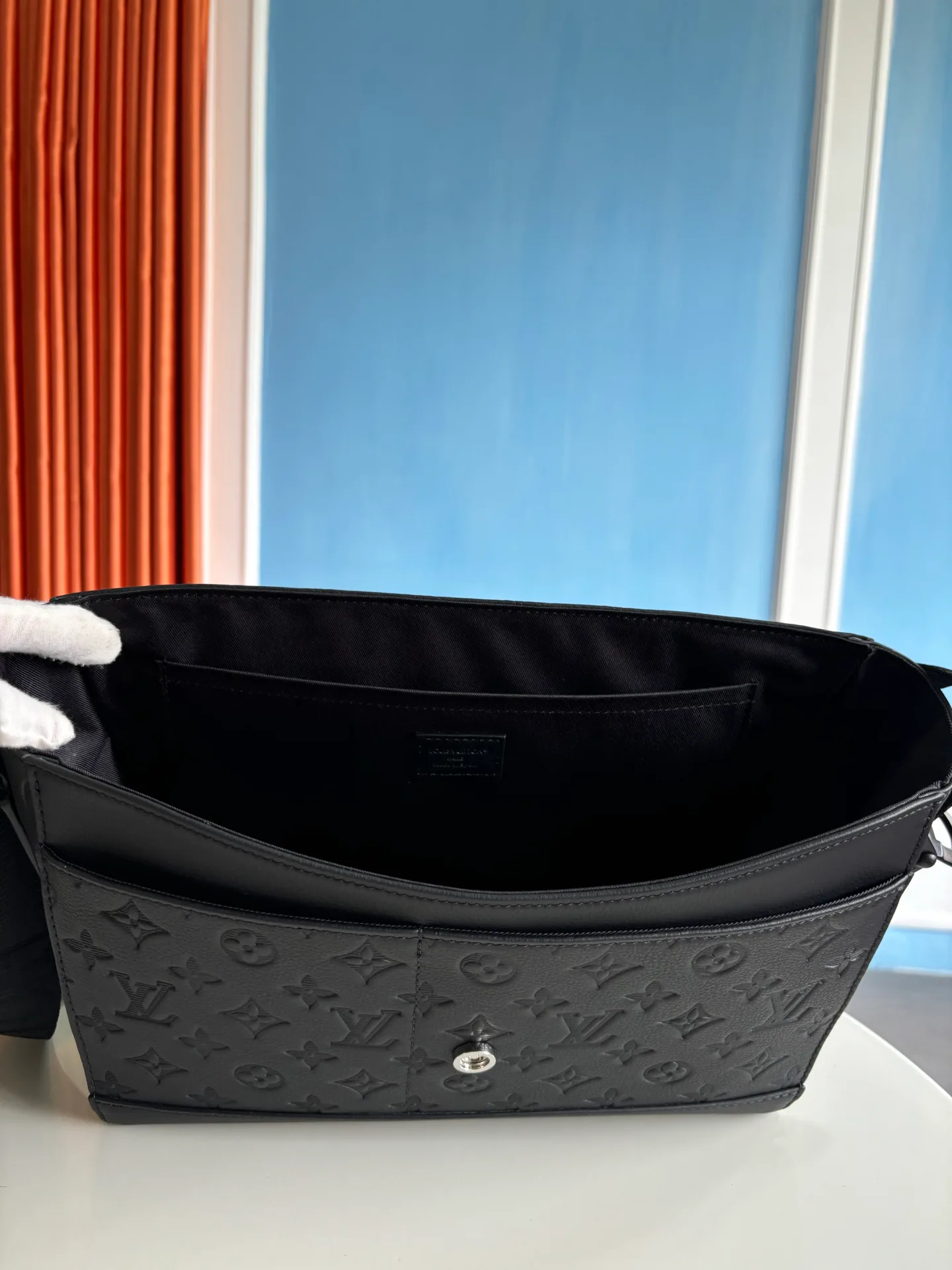 Women's Shoulder Bags LOUIS VUITTON 17801286