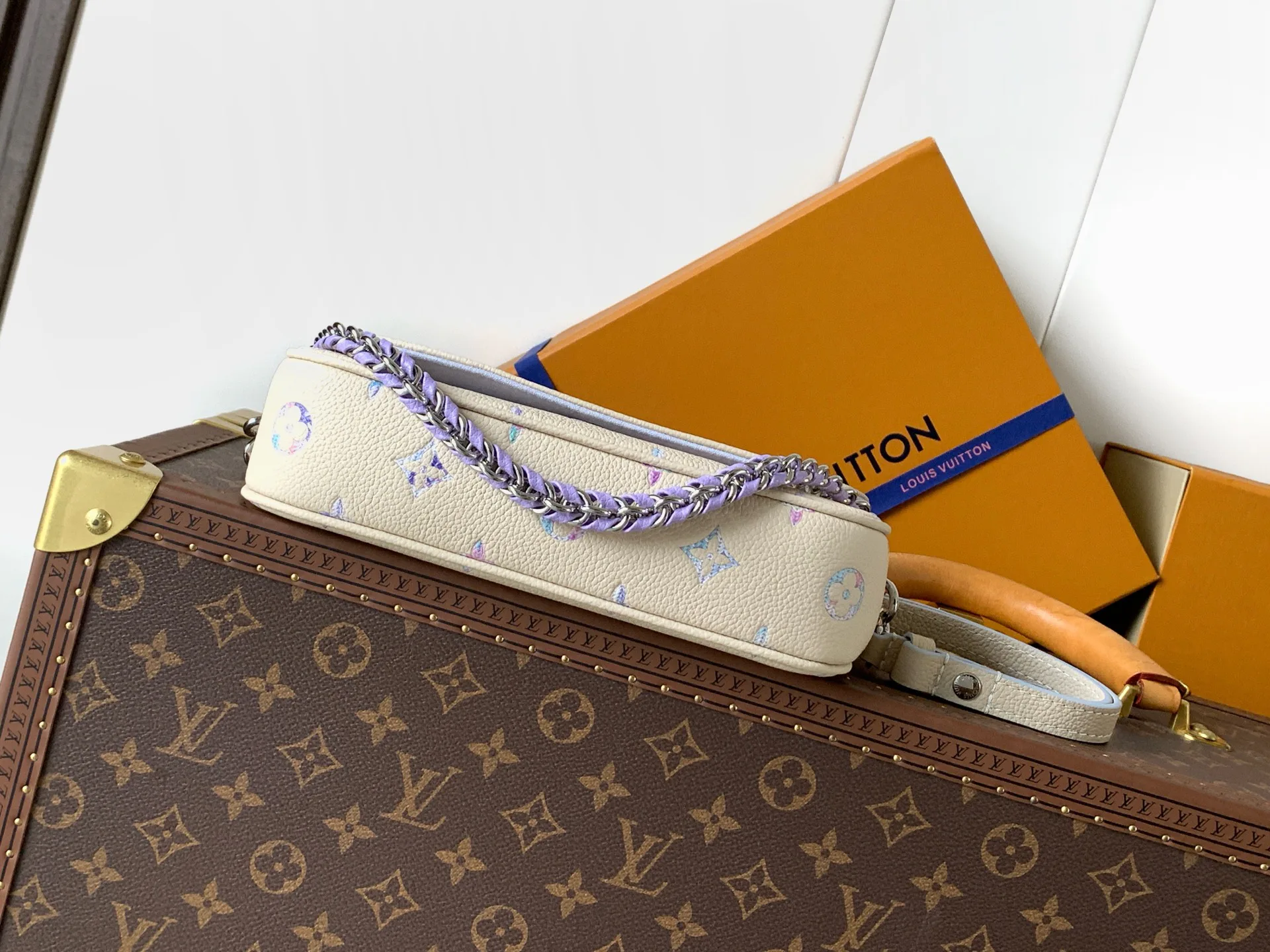 Women's Shoulder Bags LOUIS VUITTON 17949173