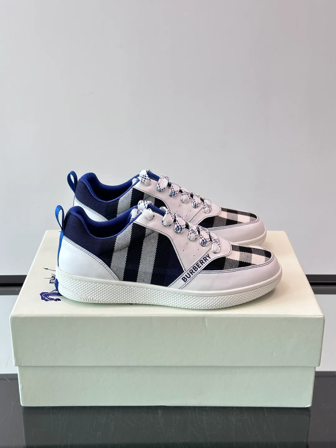 Men's Sneakers BURBERRY 18449431