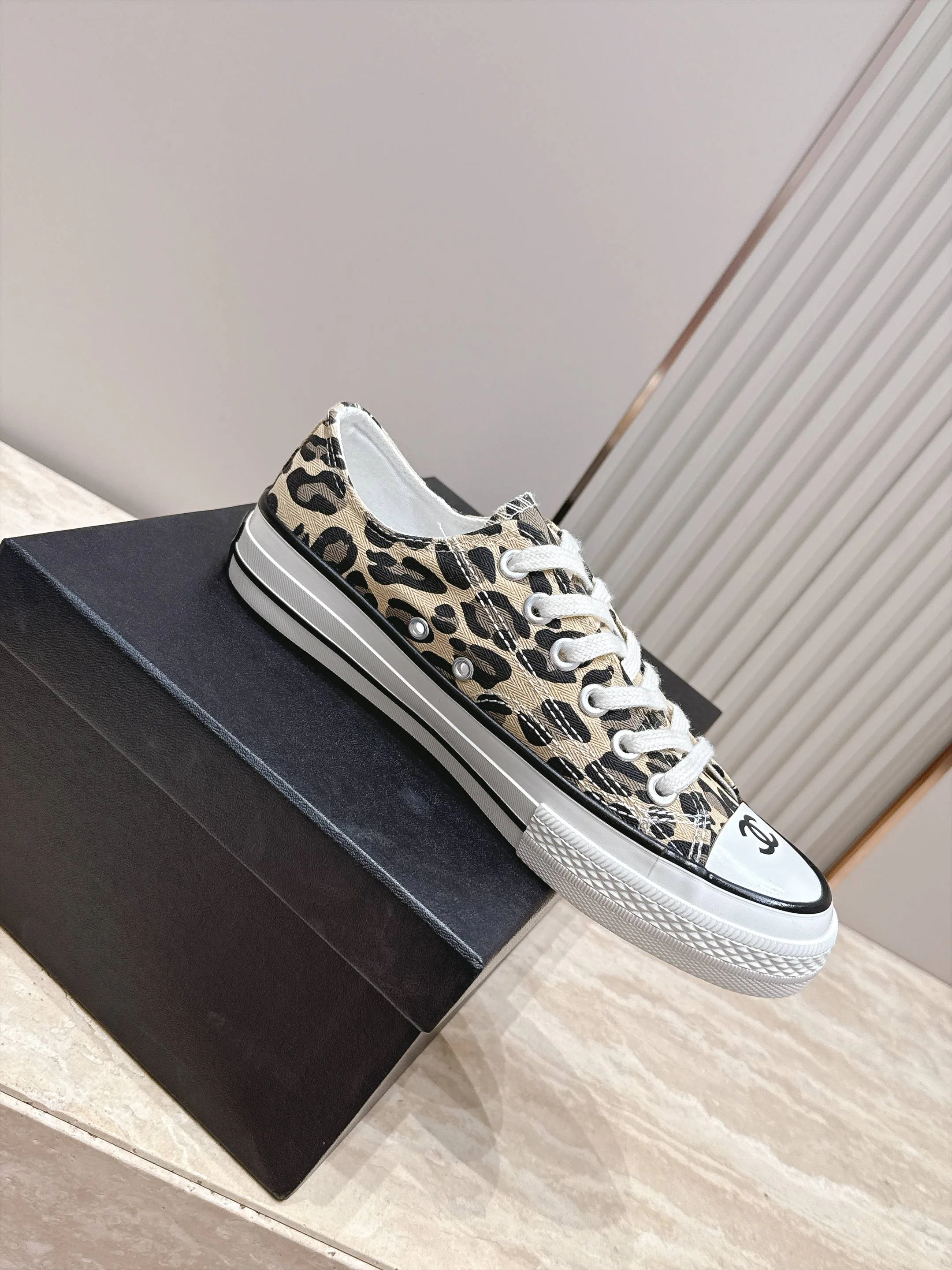 Women's Sneakers CHANEL 17934234