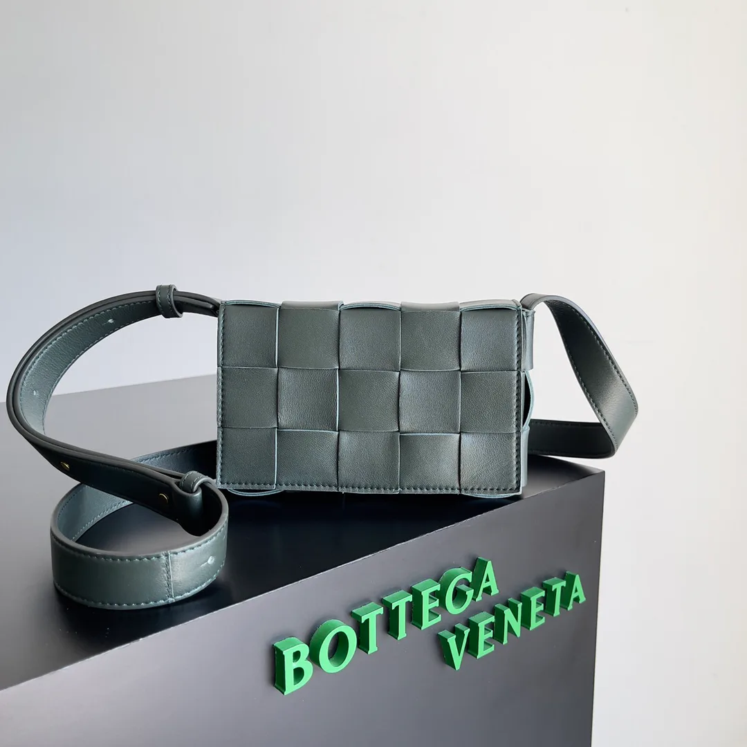 Women's Classic Handbags BOTTEGA VENETA 17372473