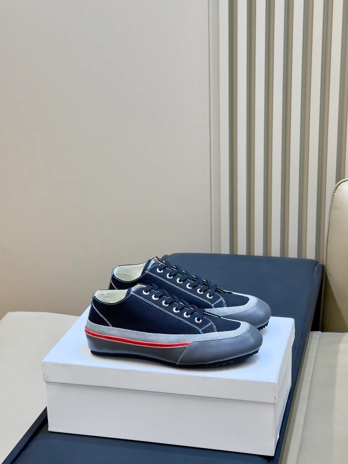 Women's Sneakers MAISON MARGIELA 18073443
