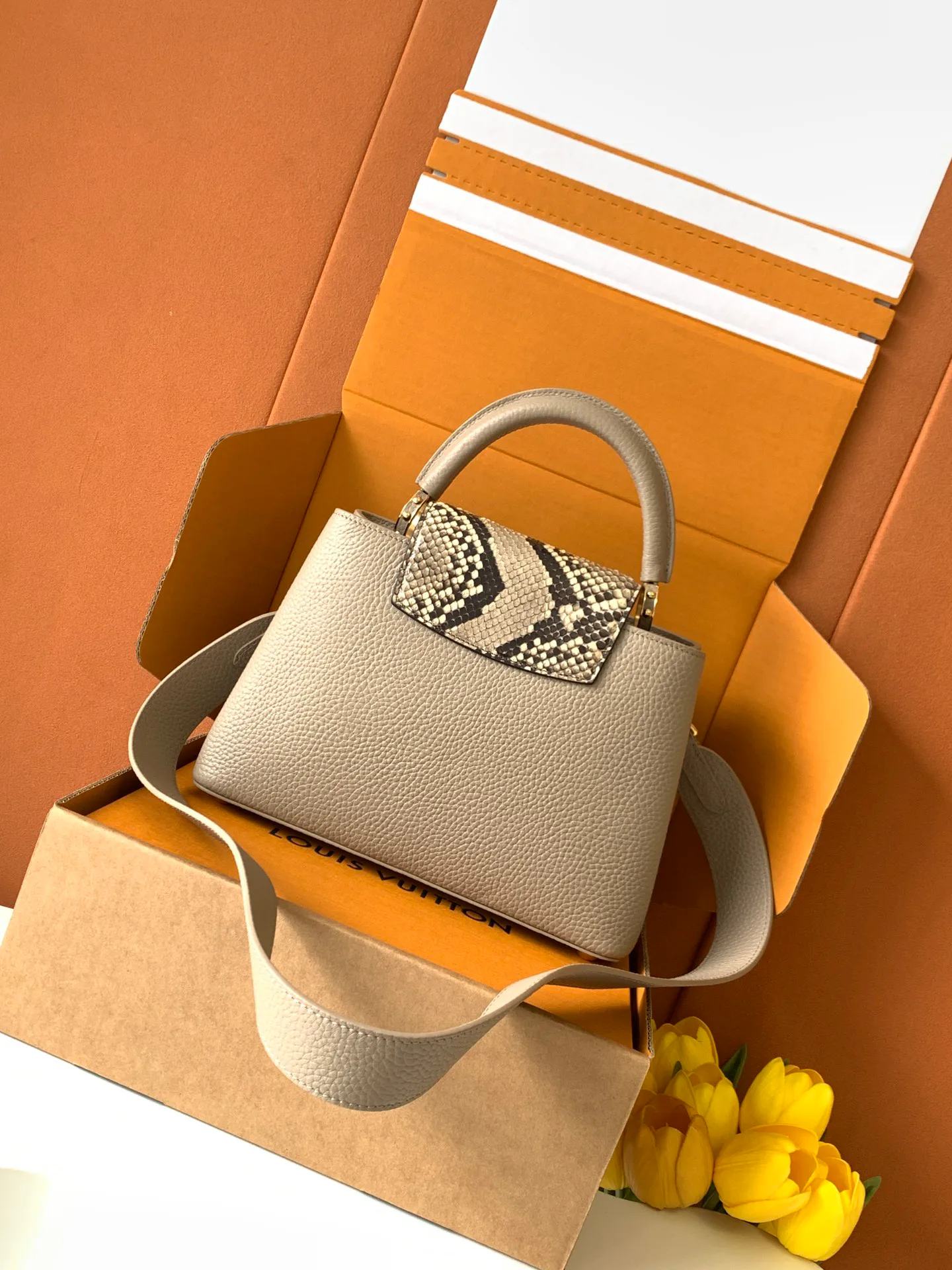 Women's Classic Handbags LOUIS VUITTON 18520991