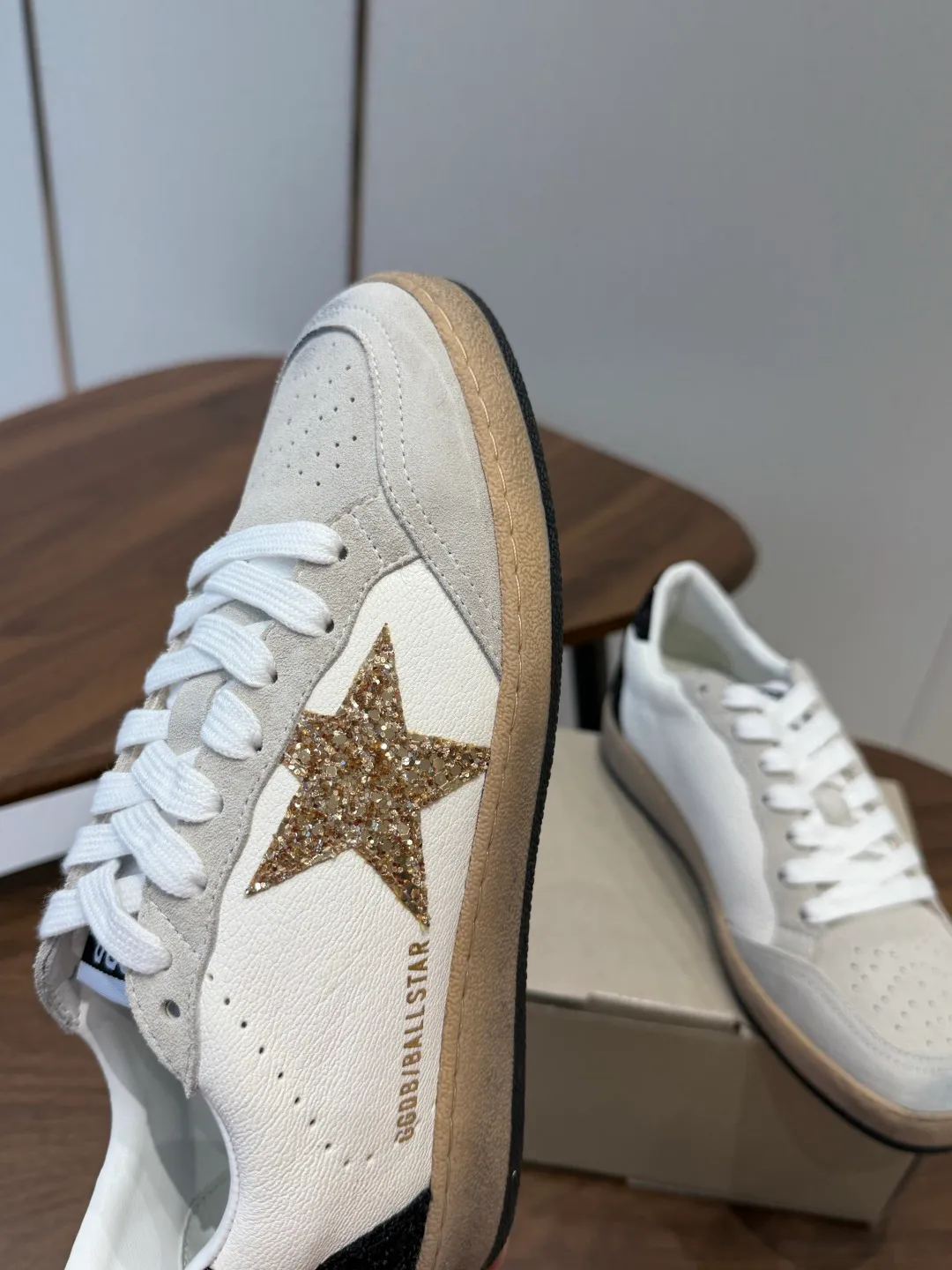 Women's Sneakers GOLDEN GOOSE 18357253