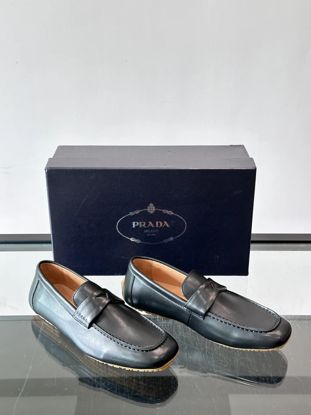Men's Loafers And Dress Shoes PRADA 17447557