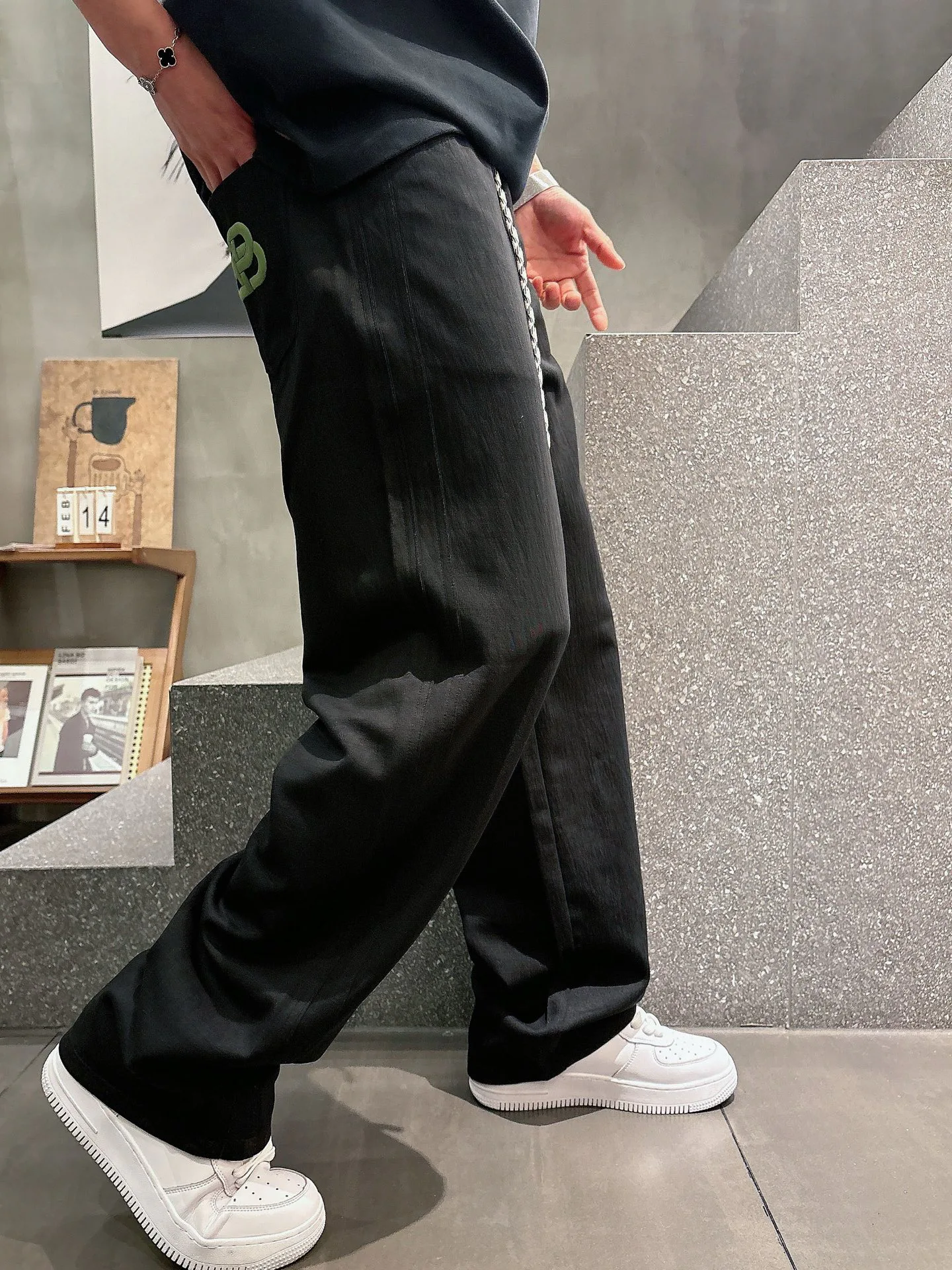 Брюки Мужские Balenciaga 18596889