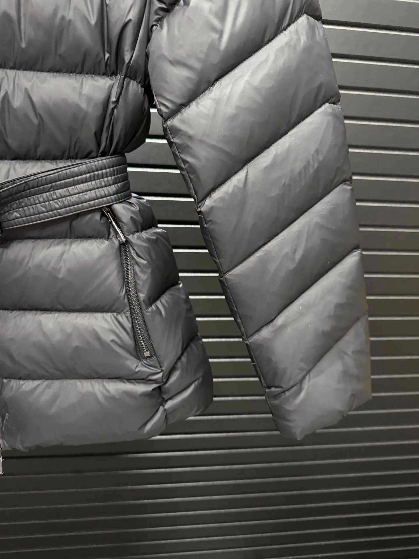 Women's Jackets And Down Jackets MONCLER 17829901