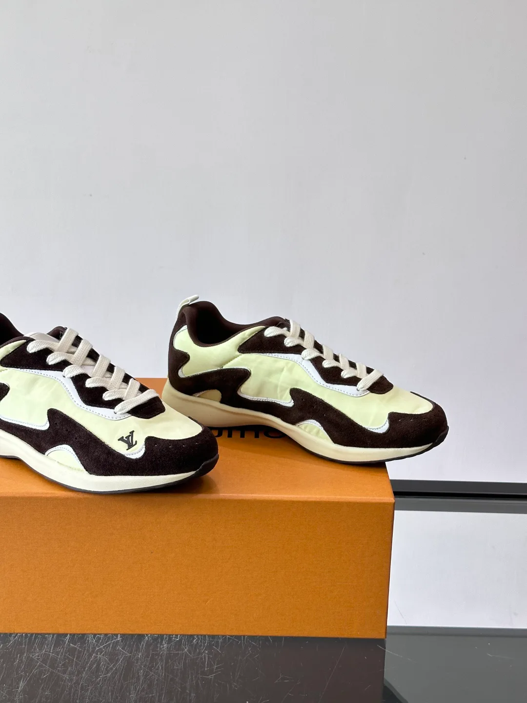 Men's Sneakers LOUIS VUITTON 17869454